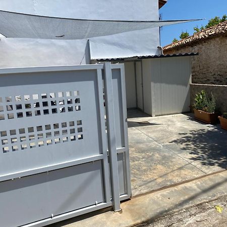 Olive Hill Apartment Karpofora Bagian luar foto